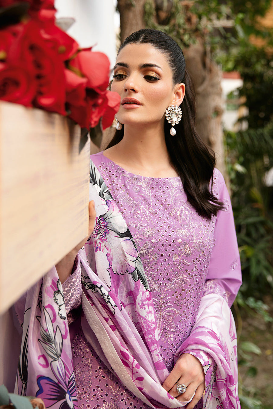 Ramsha Andaaz Vol-09 Embroidered Luxury Lawn Unstitched 3Pc Suit Z-905