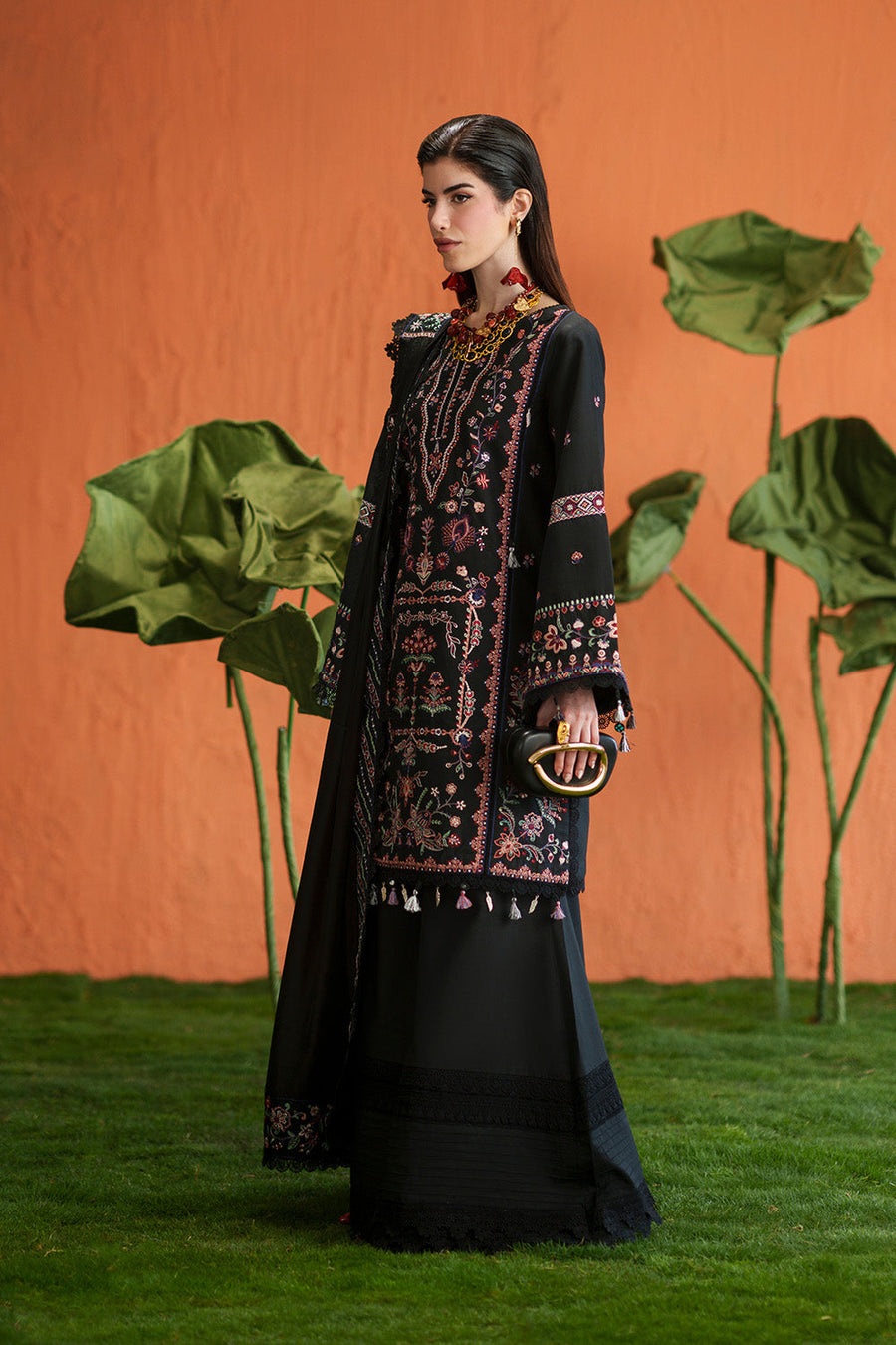 Zariya Zaira Embroidered Luxury Lawn Unstitched 3Pc Suit ZB6S109 ZARETA
