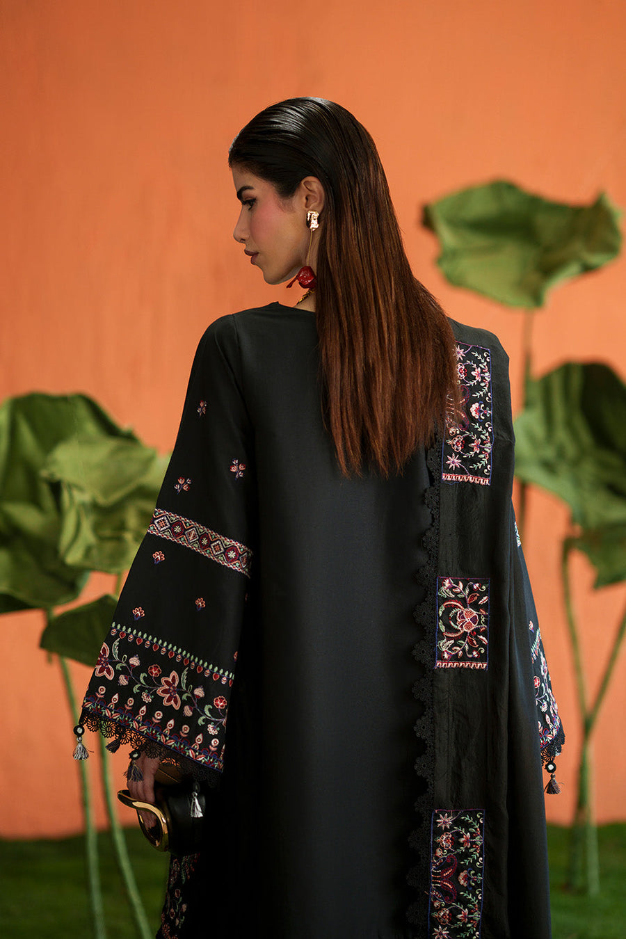 Zariya Zaira Embroidered Luxury Lawn Unstitched 3Pc Suit ZB6S109 ZARETA
