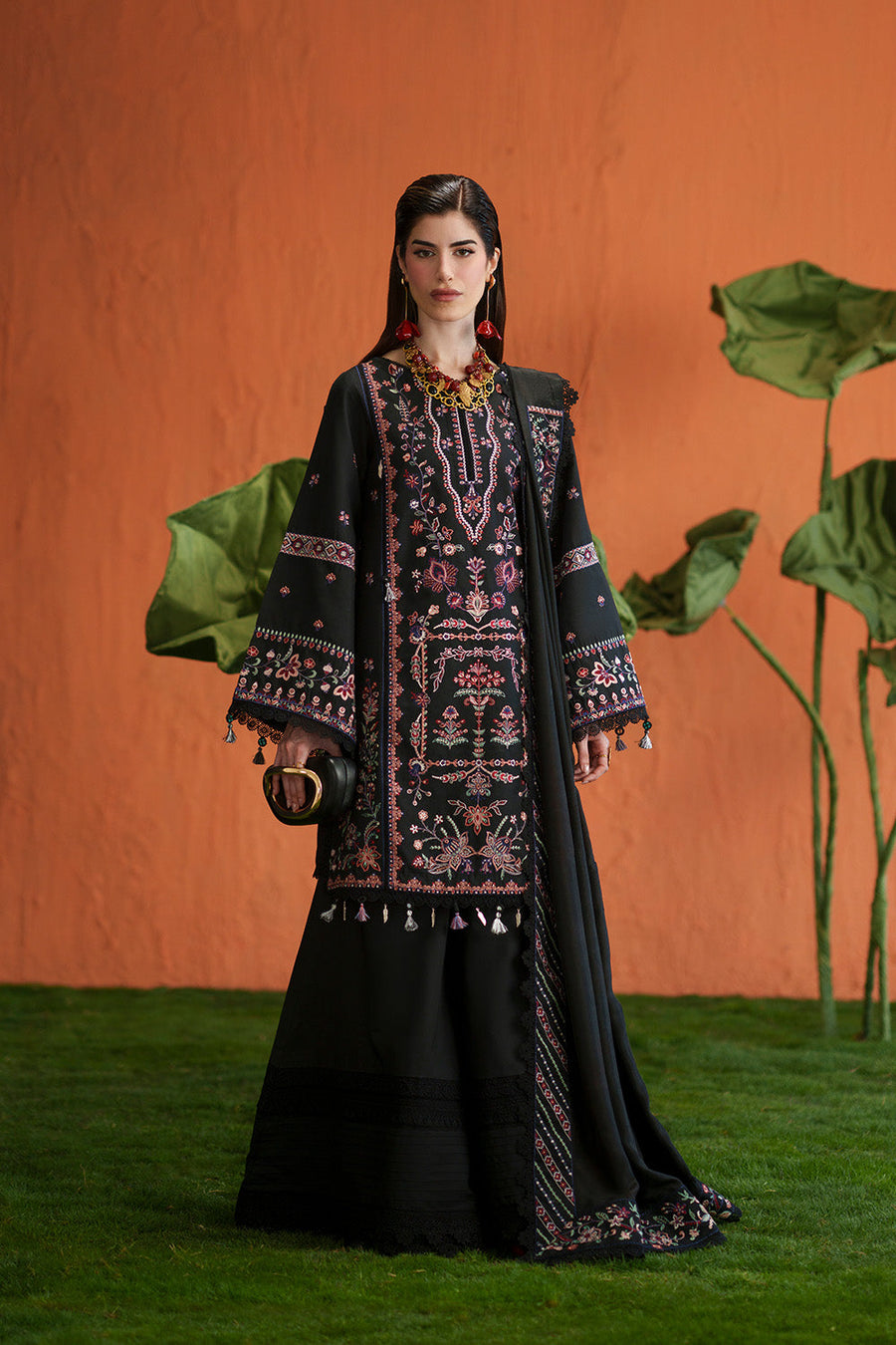 Zariya Zaira Embroidered Luxury Lawn Unstitched 3Pc Suit ZB6S109 ZARETA