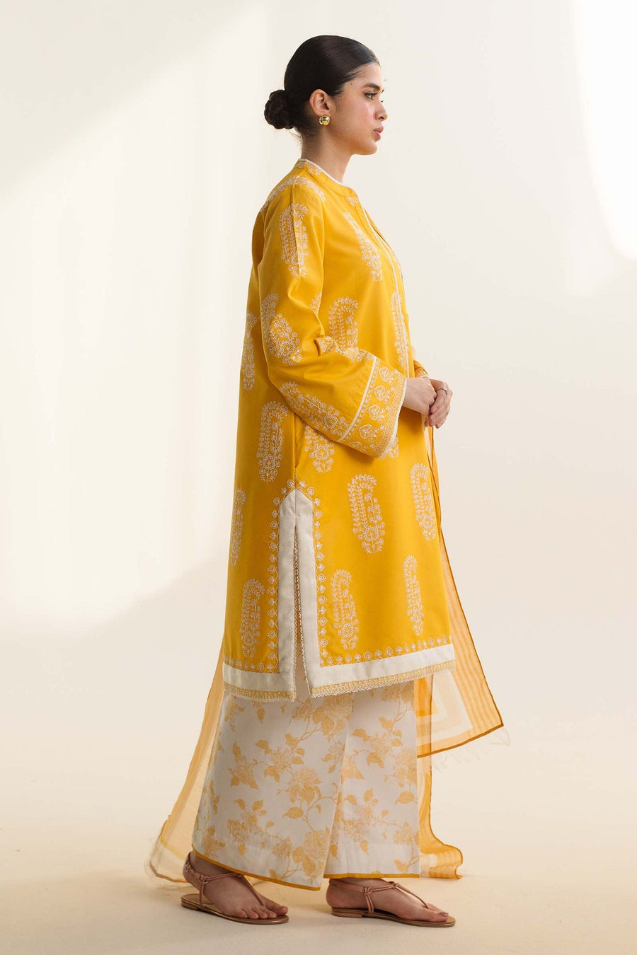 Coco by Zara Shahjahan Embroidered Lawn Unstitched 3Pc Suit D-04A DIARA