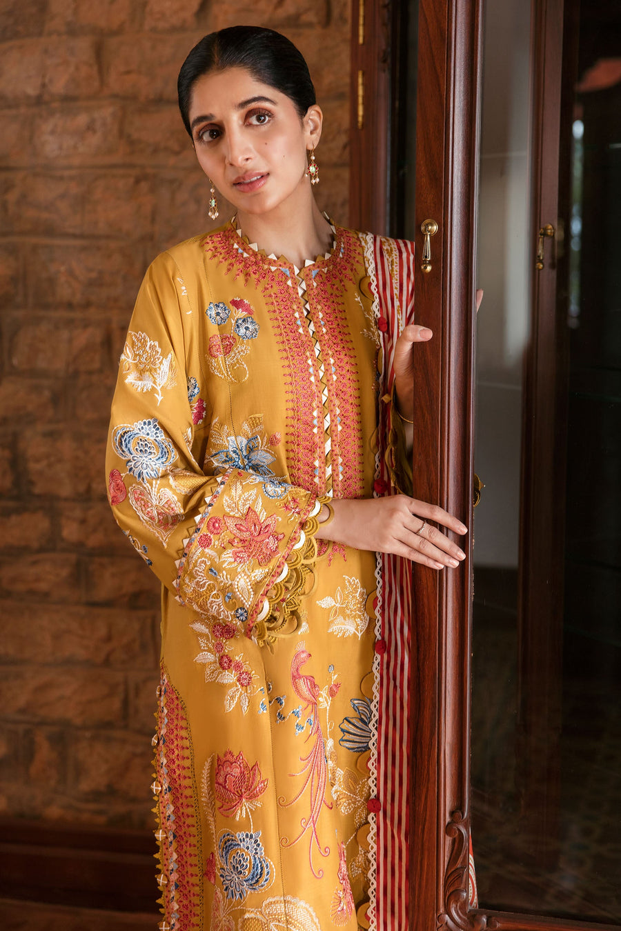 ZAHA by Khadijah Shah Festive Lawn Unstitched 3Pc Suit ZF23-02 DERIN