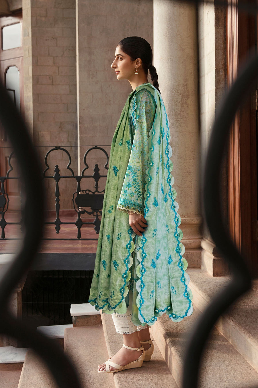 ZAHA by Khadijah Shah Festive Lawn Unstitched 3Pc Suit ZF23-05 MIRAY