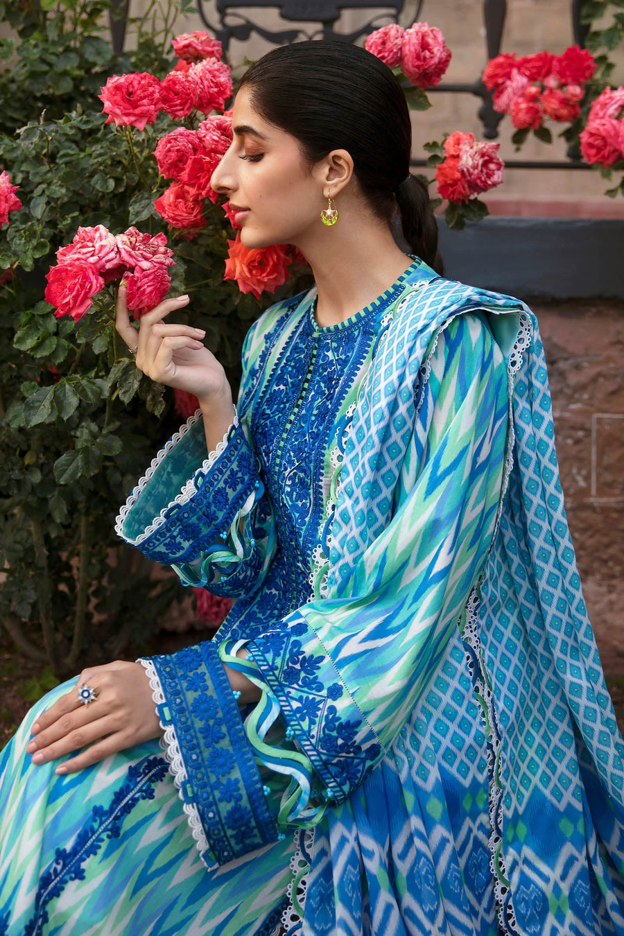 ZAHA by Khadijah Shah Festive Lawn Unstitched 3Pc Suit ZF23-10 AYSEL
