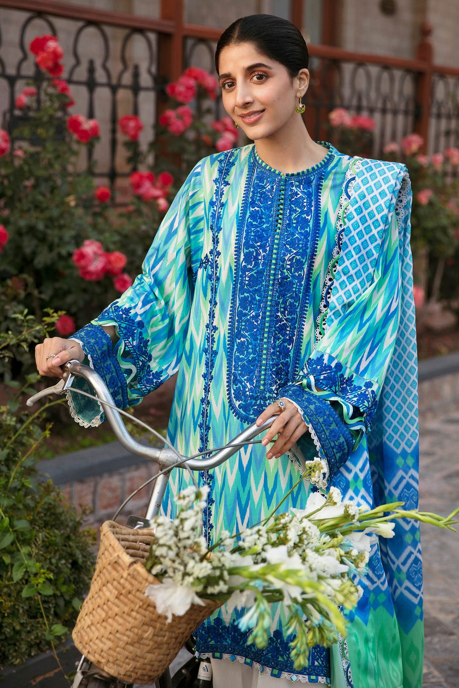 ZAHA by Khadijah Shah Festive Lawn Unstitched 3Pc Suit ZF23-10 AYSEL