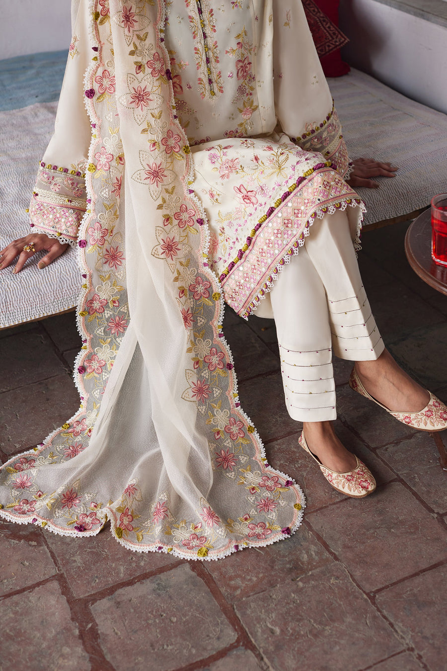ZAHA Festive Embroidered Lawn Unstitched 3Pc Suit ZF24-05 ELA