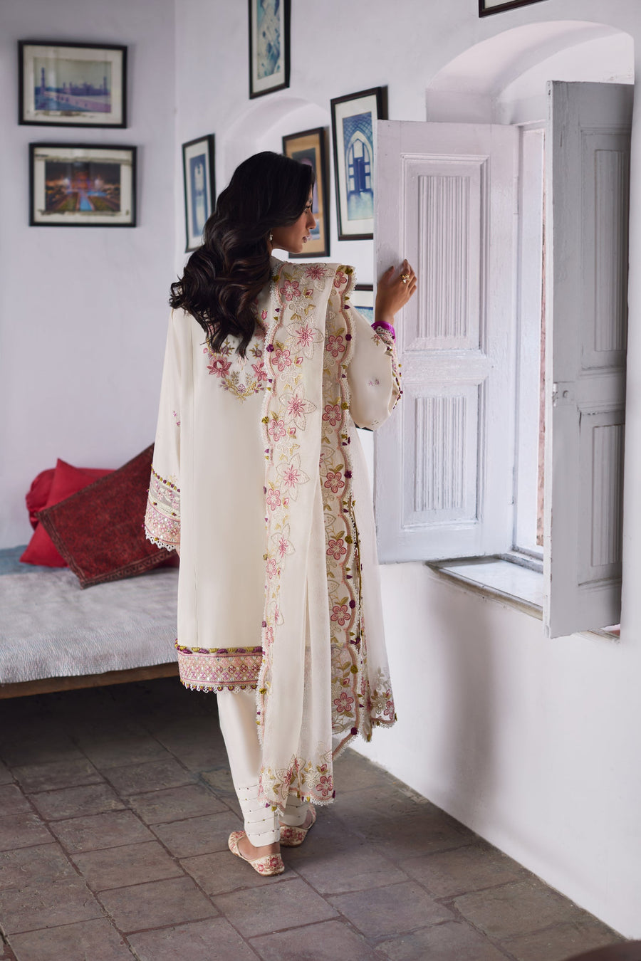ZAHA Festive Embroidered Lawn Unstitched 3Pc Suit ZF24-05 ELA