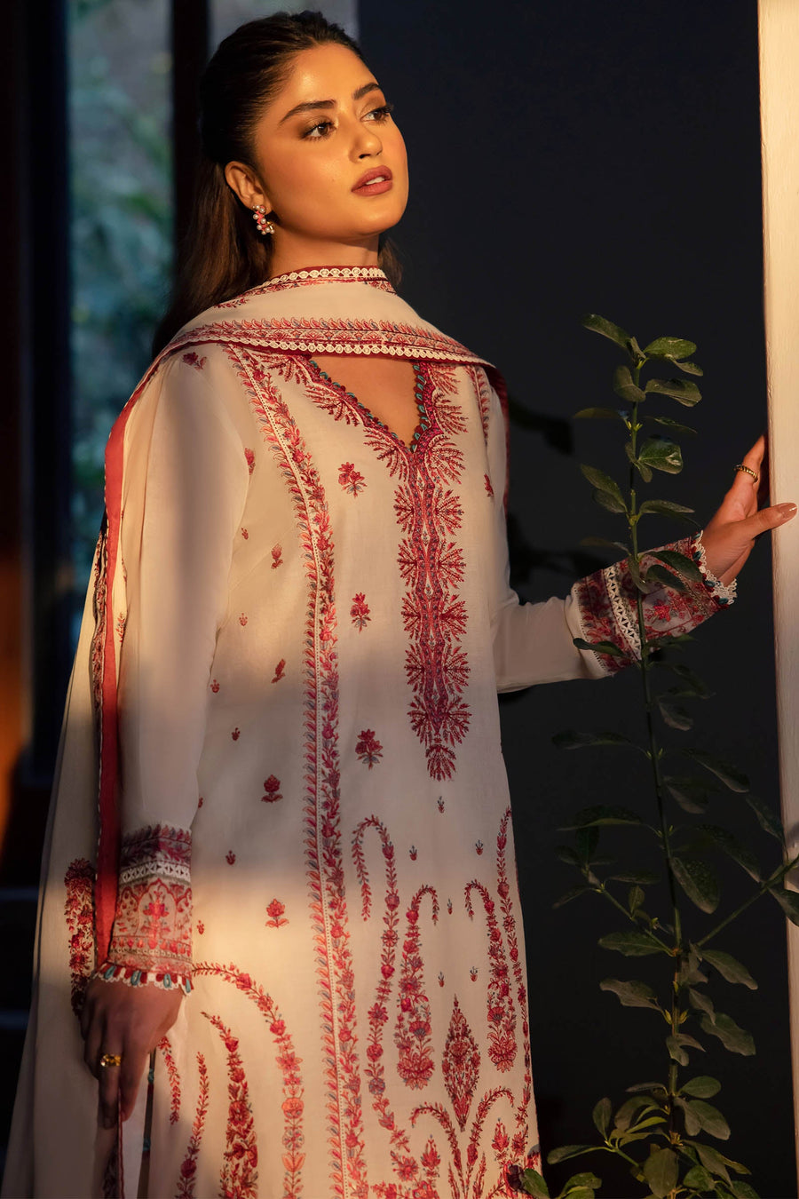 Zaha By Khadijah Shah Embroidered Lawn Unstitched 3Pc Suit ZL24-09A ELANIA