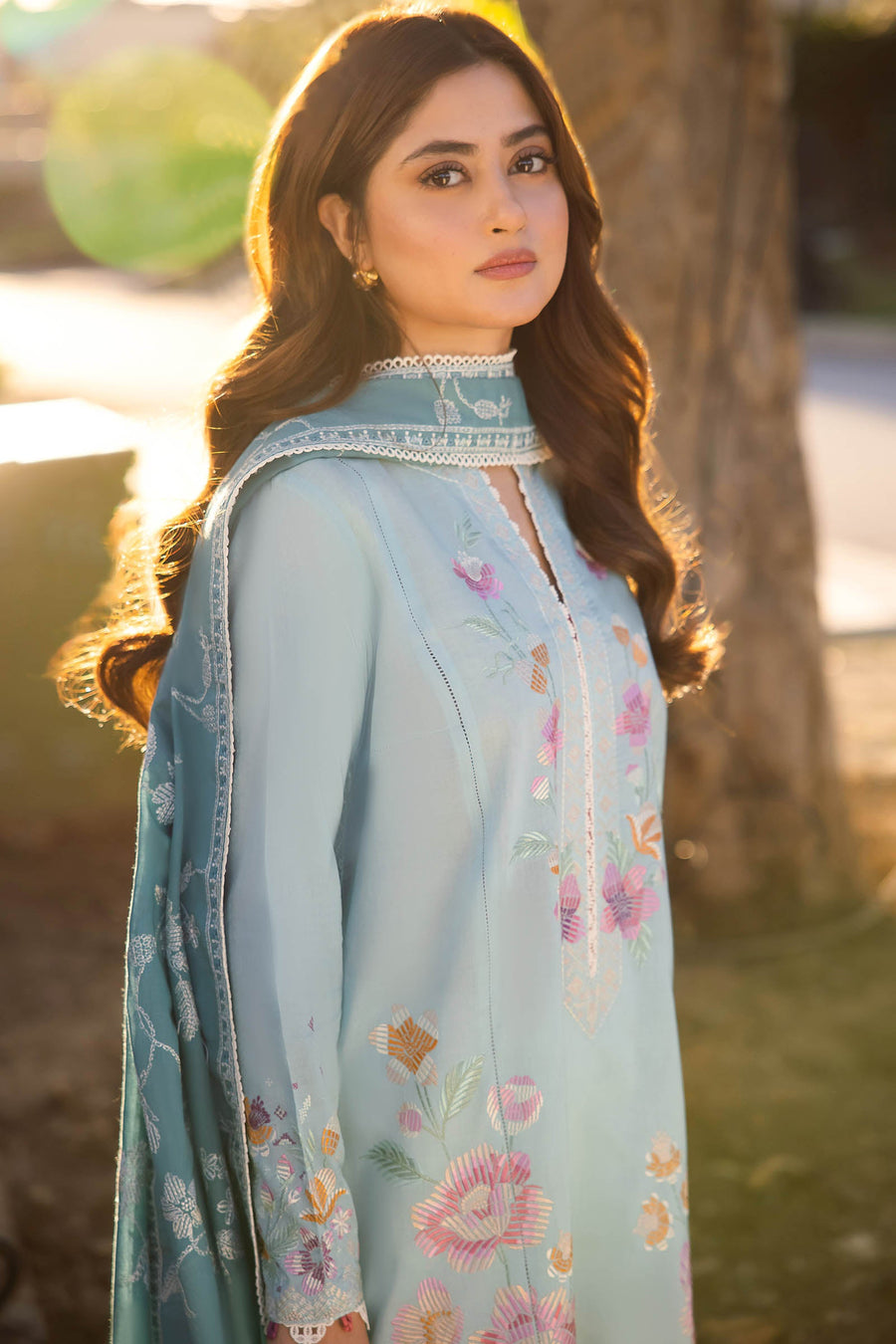 Zaha By Khadijah Shah Embroidered Lawn Unstitched 3Pc Suit ZL24-14B GIZEN