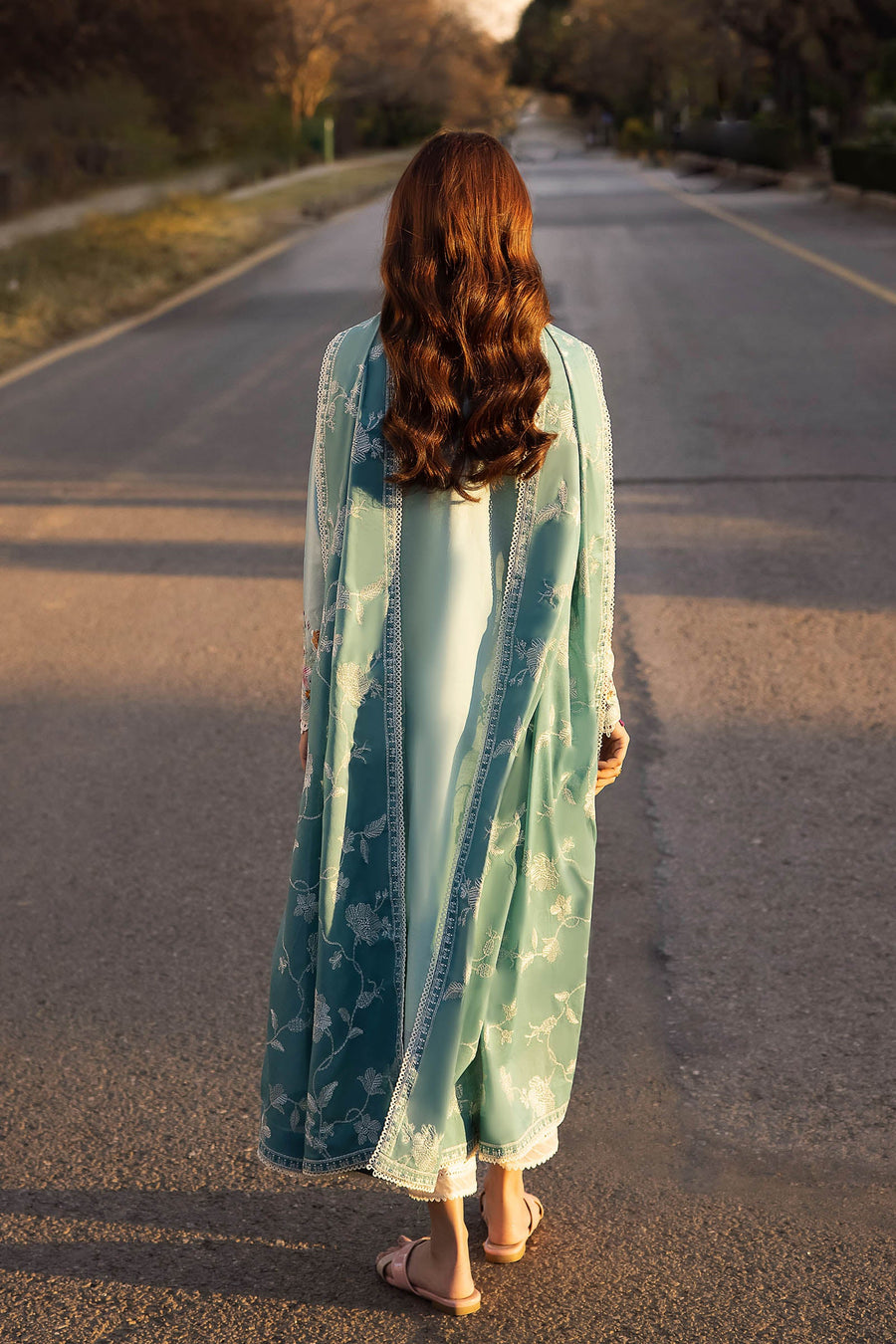 Zaha By Khadijah Shah Embroidered Lawn Unstitched 3Pc Suit ZL24-14B GIZEN