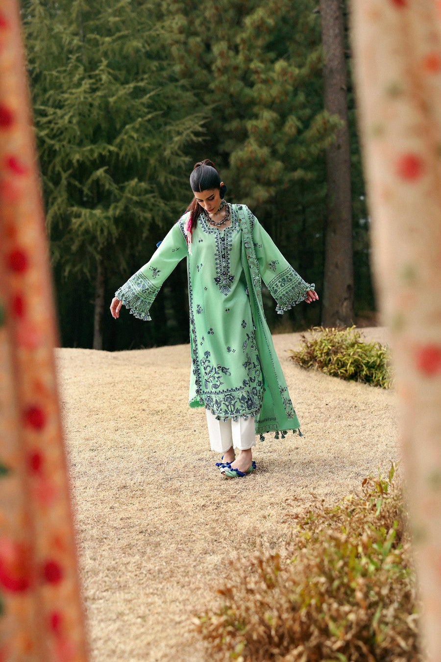 ZAHA Neelum Embroidered Lawn Unstitched 3Pc Suit ZL25-10A ELAYA