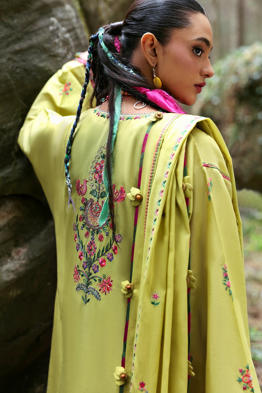ZAHA Neelum Embroidered Lawn Unstitched 3Pc Suit ZL25-14B RHEA
