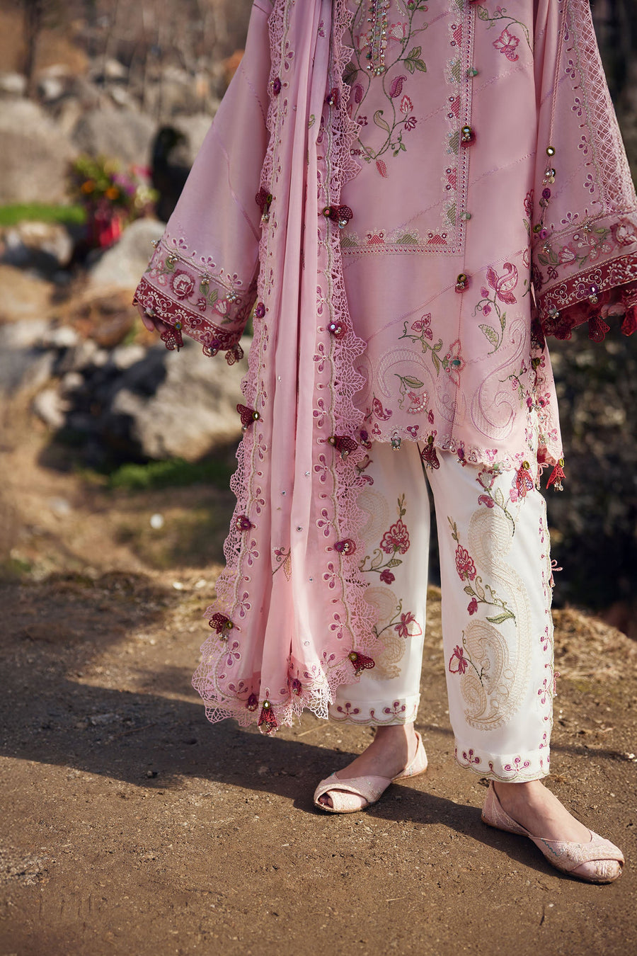 ZAHA Meili Festive Embroidered Lawn Unstitched 3Pc Suit ZL26-06B BÌ YÙN
