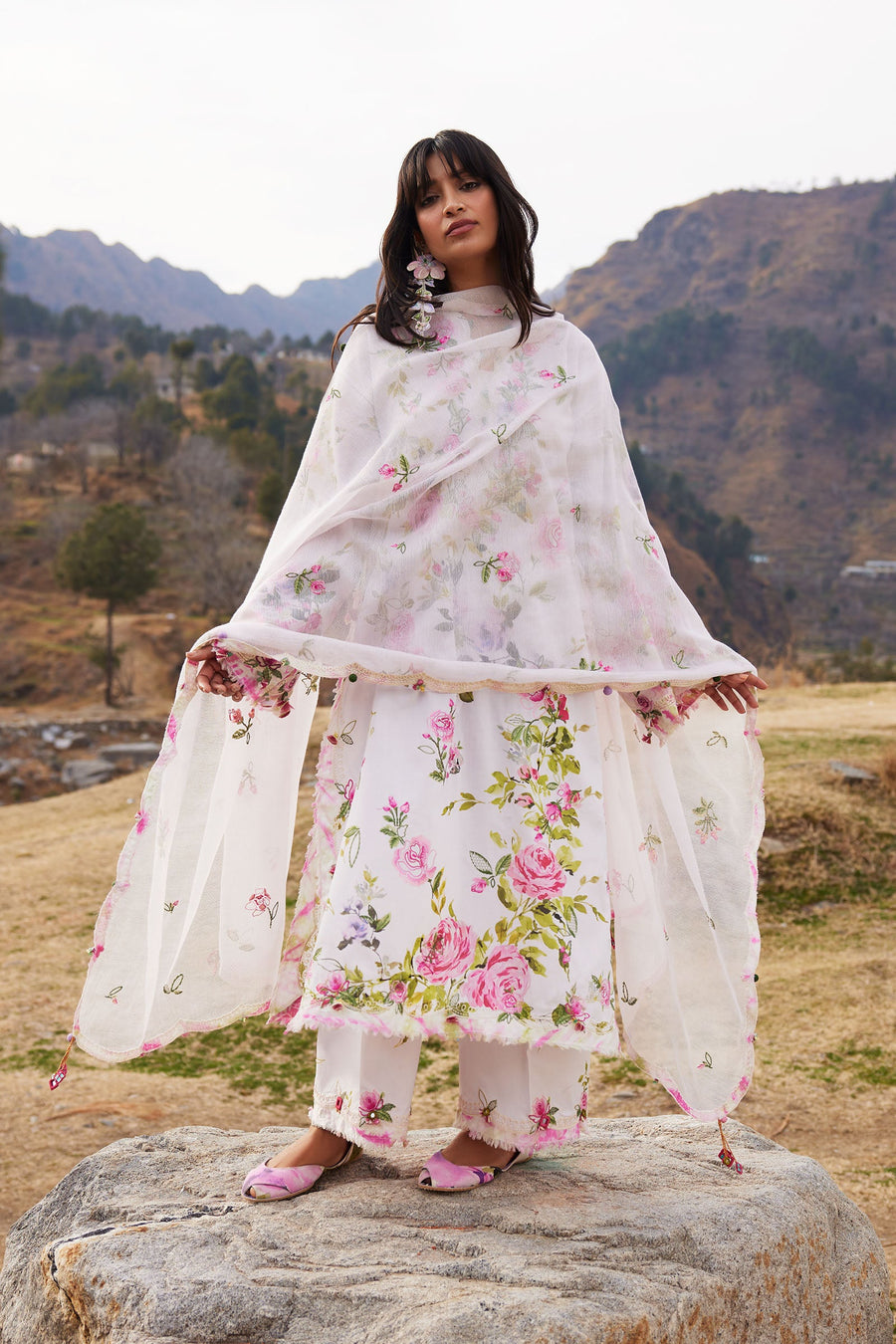 ZAHA Meili Festive Embroidered Lawn Unstitched 3Pc Suit ZL26-11A FĚN YÌ