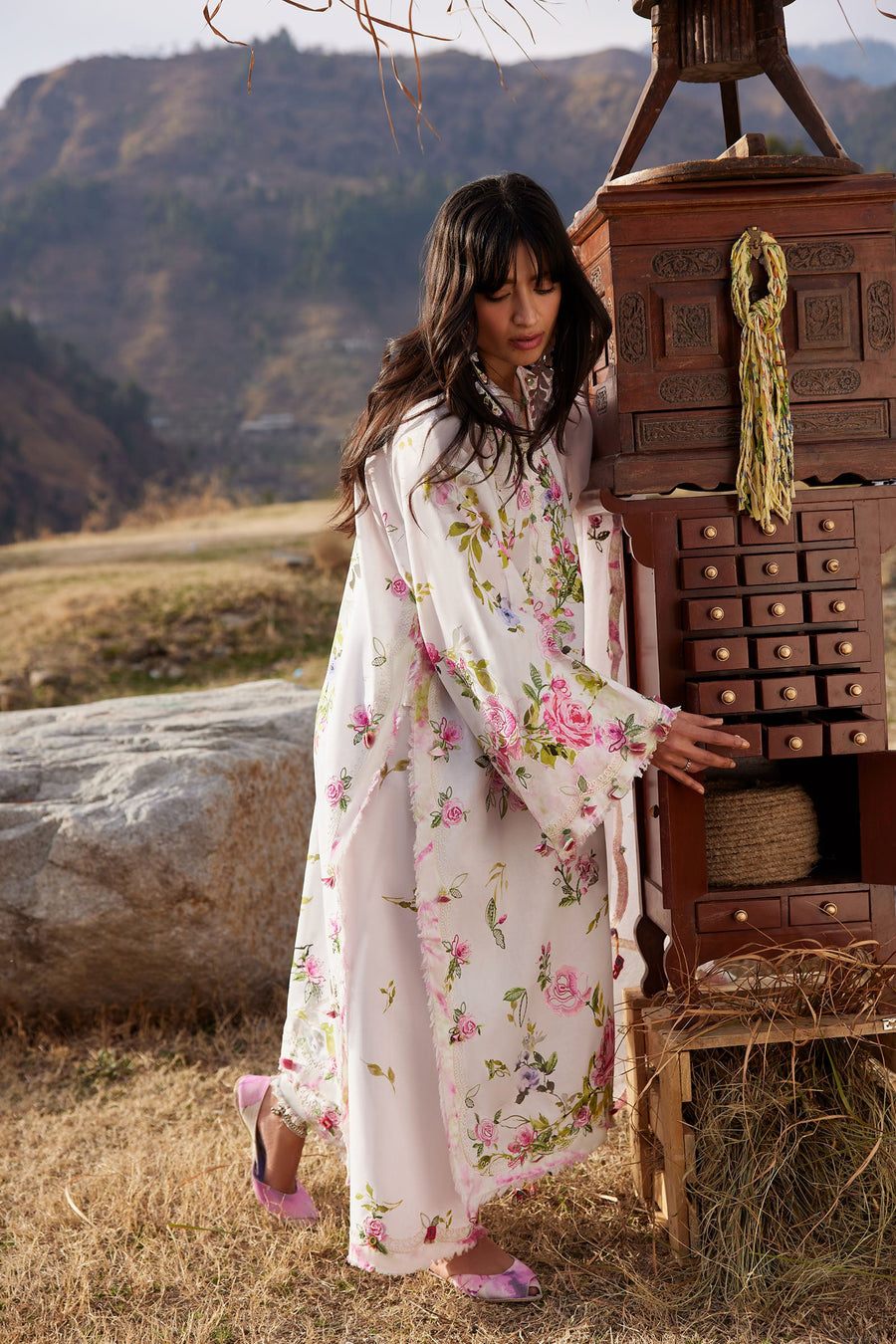 ZAHA Meili Festive Embroidered Lawn Unstitched 3Pc Suit ZL26-11A FĚN YÌ