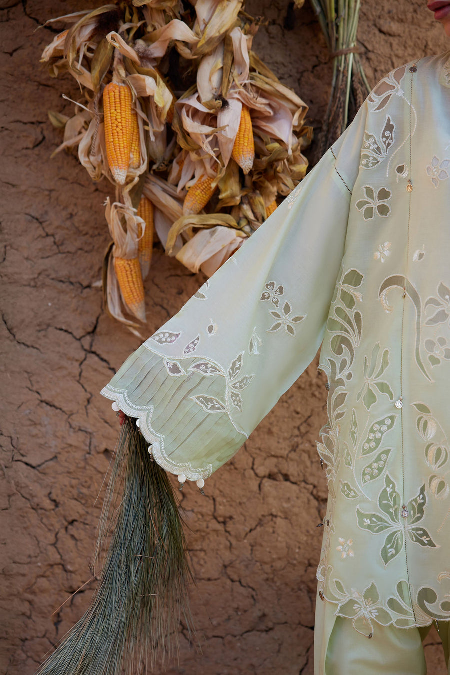 ZAHA Meili Festive Embroidered Lawn Unstitched 3Pc Suit ZL26-14B TÁO RÓU