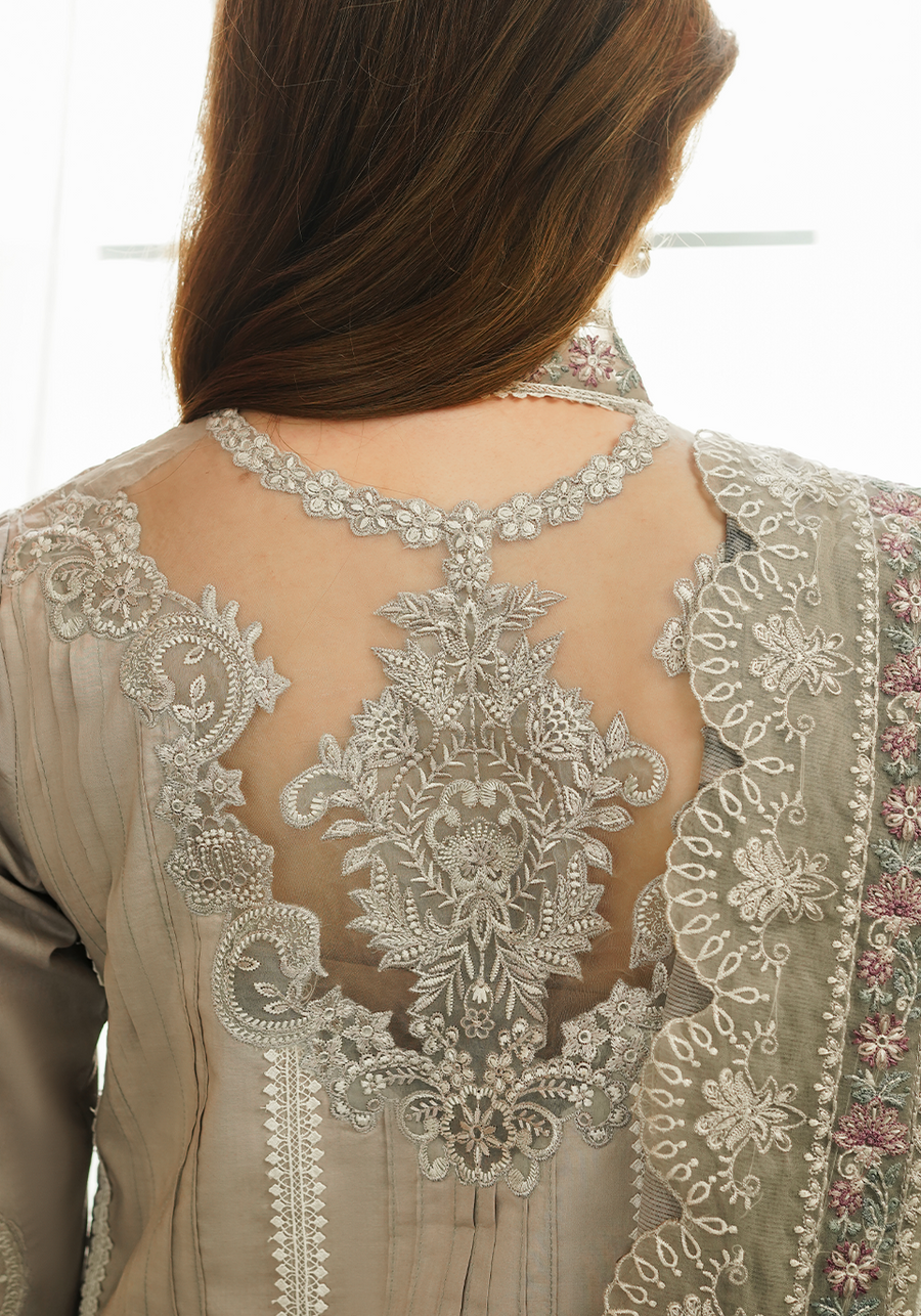 Zarqash Tresor Embroidered Luxury Lawn Unstitched 3Pc Suit ZQT 002 ROSEMARY
