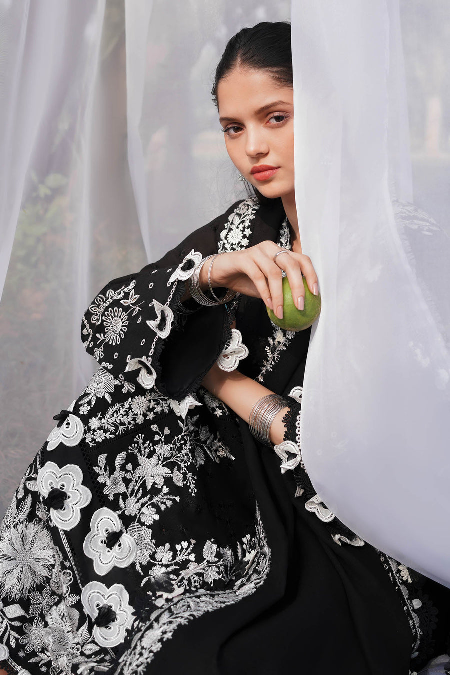 ZAHA Embroidered Karandi Unstitched 3Pc Suit ZW2-23-03 FIRUZEH