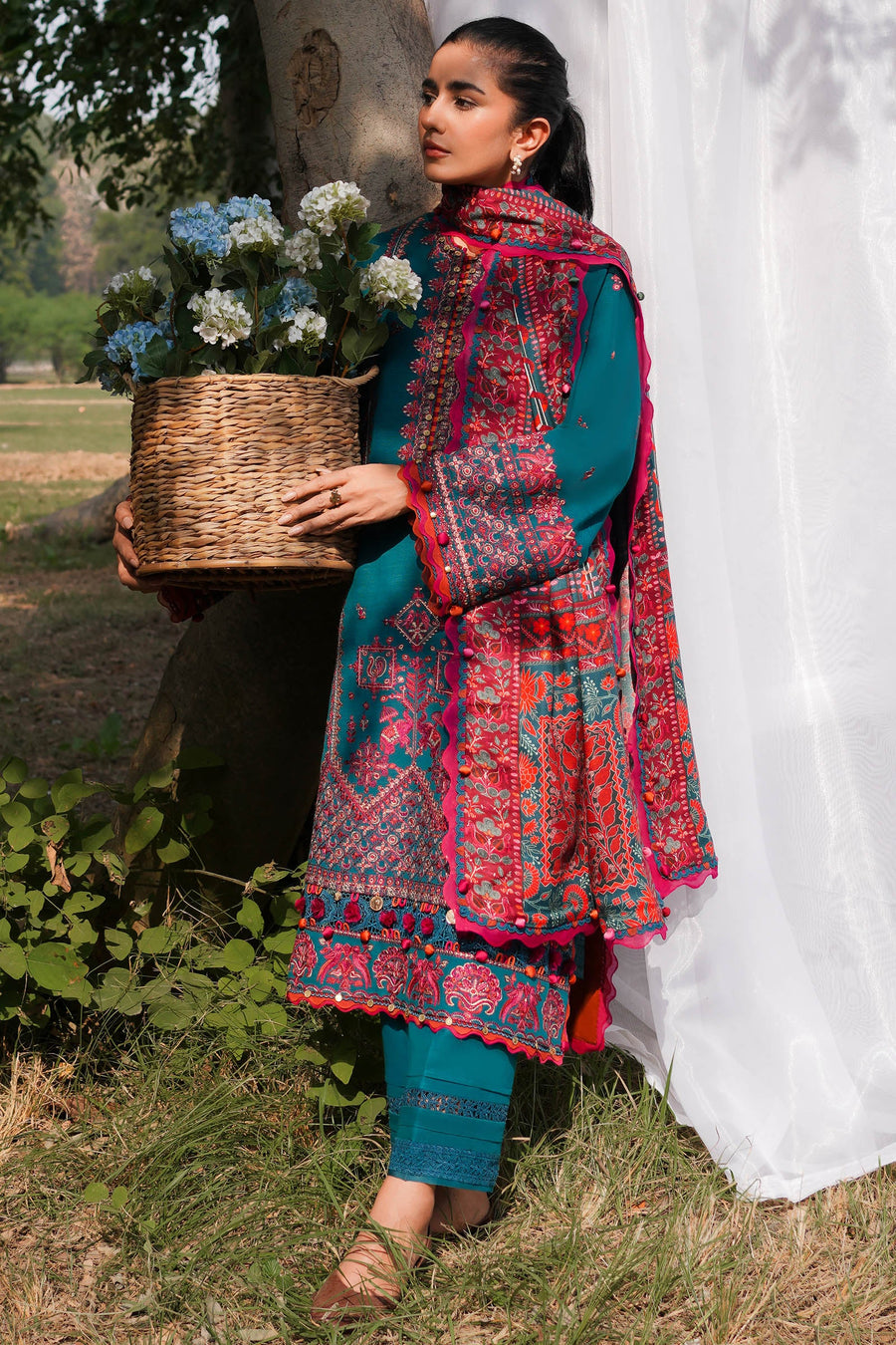 ZAHA Embroidered Slub Khaddar Unstitched 3Pc Suit ZW2-23-06 JEHAN