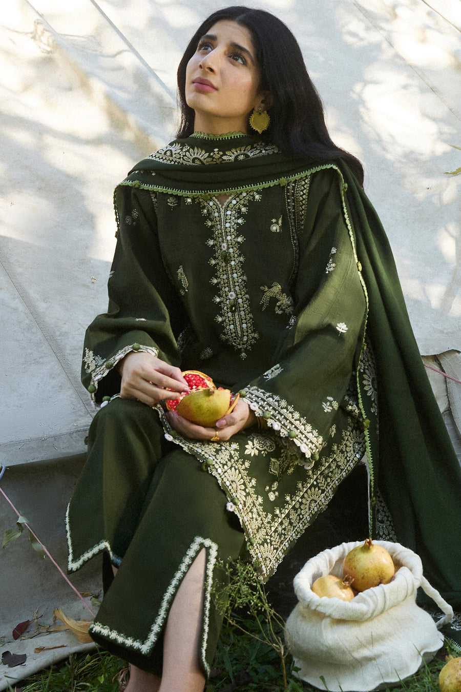 ZAHA by Khadijah Shah Embroidered Jacquard Unstitched 3Pc Suit ZW24-01