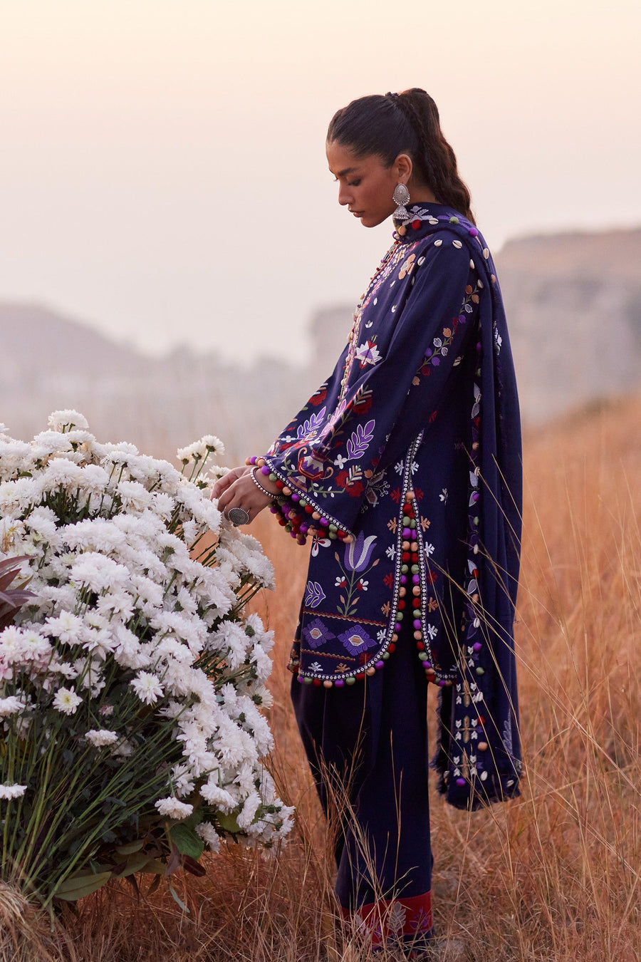 ZAHA by Khadijah Shah Embroidered Khaddar Unstitched 3Pc Suit ZW25-04 ZAREEN