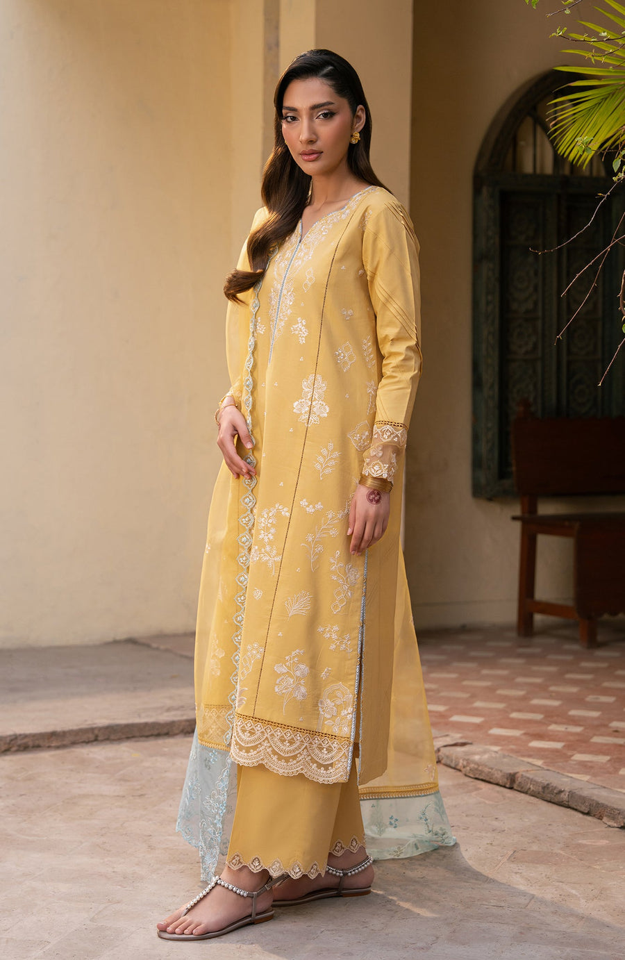 Seran Lamhay Embroidered Lawn Unstitched 3Pc Suit D-09 ZIRA