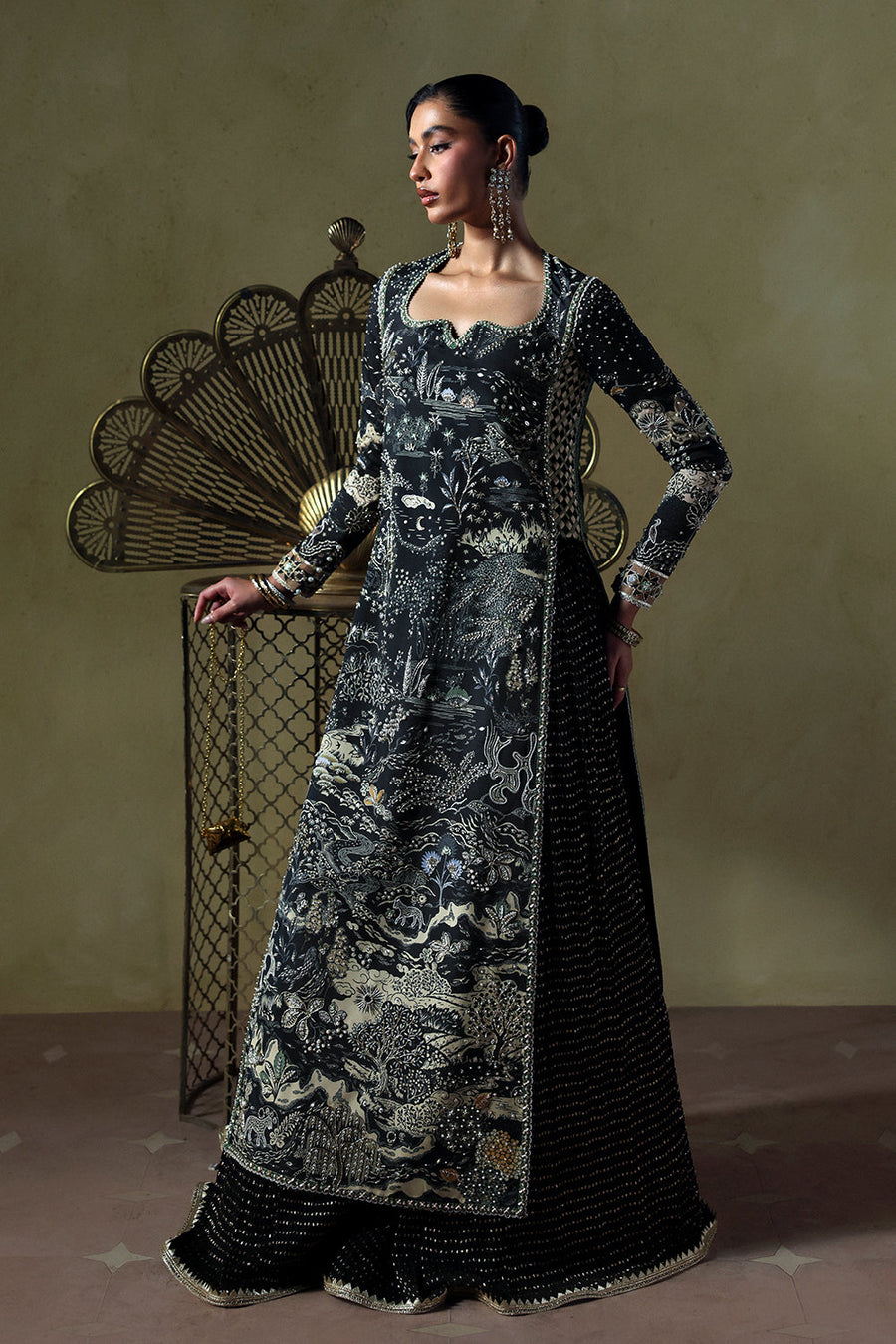 Soraya Lumene Embroidered Grip Unstitched 3Pc Suit - Zyra