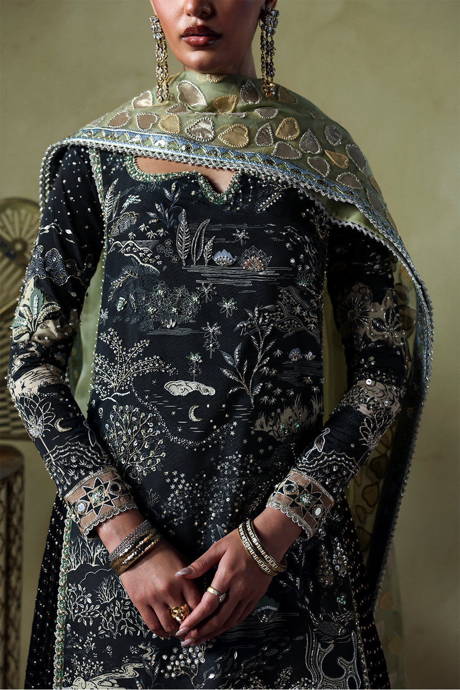 Soraya Lumene Embroidered Grip Unstitched 3Pc Suit - Zyra