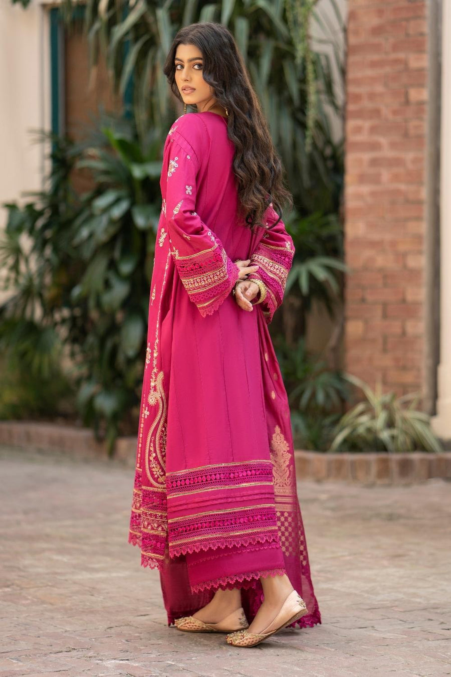 Ittehad Textiles Embroidered Cambric Unstitched 3Pc Suit LF-CMBE-02-EVA
