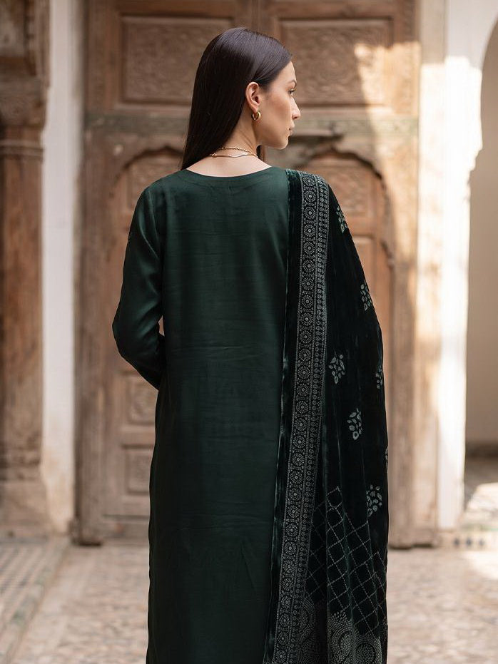 CELTS Dehleez Premium Embroidered Dhanak Unstitched 3Pc Suit D-02