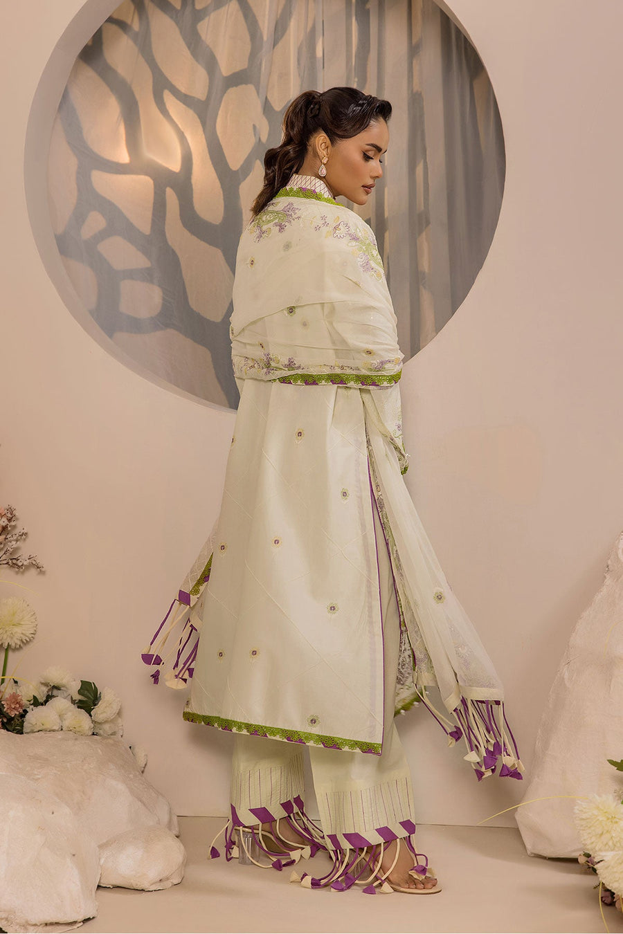 Safwa Ivory Embroidered Lawn Unstitched 3Piece Suit - IVO02