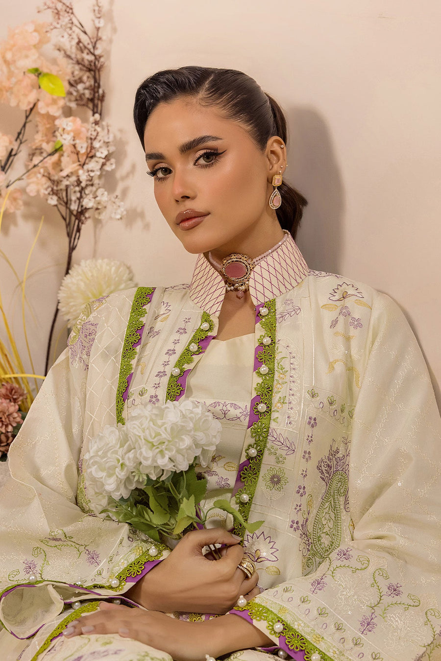 Safwa Ivory Embroidered Lawn Unstitched 3Piece Suit - IVO02