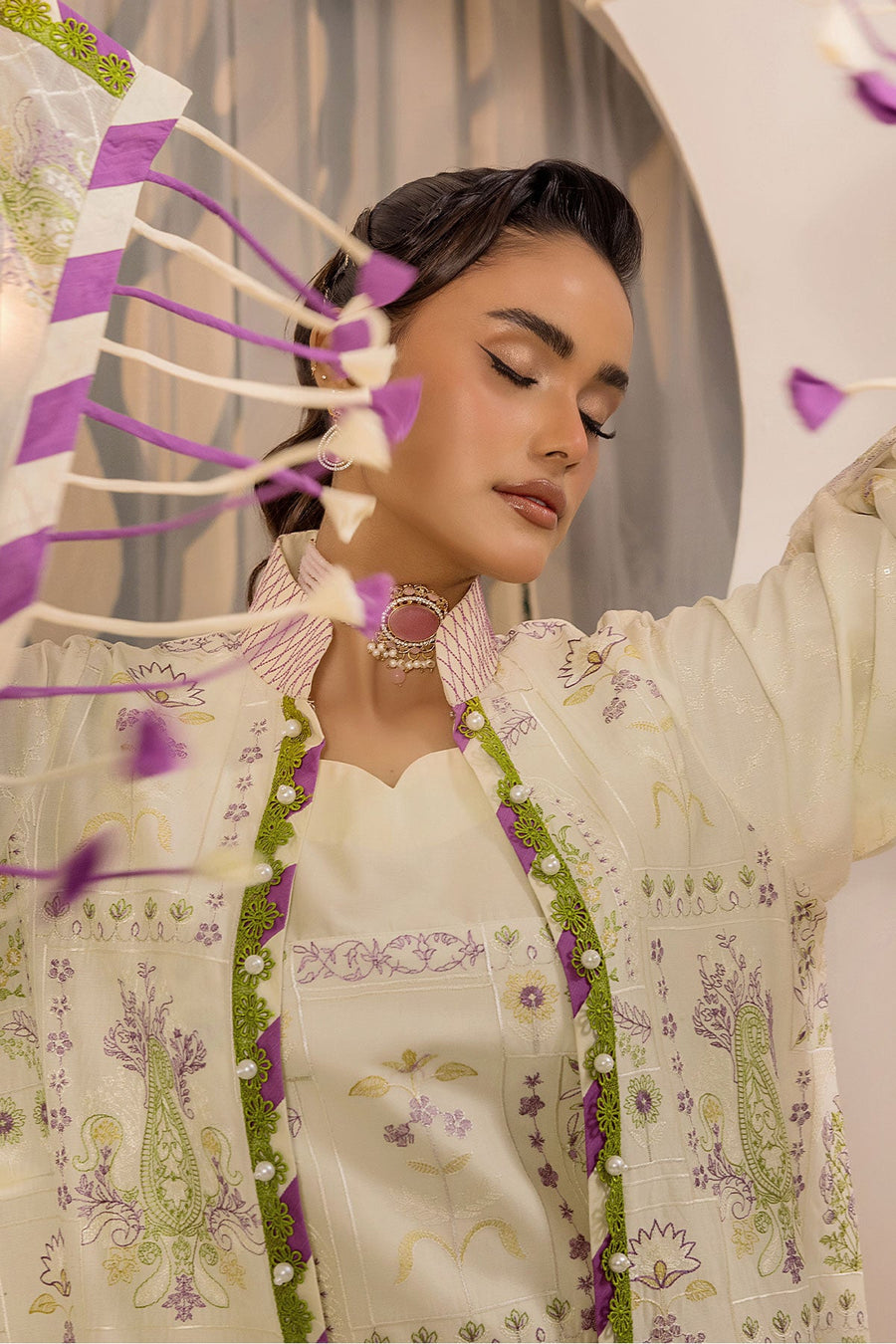 Safwa Ivory Embroidered Lawn Unstitched 3Piece Suit - IVO02