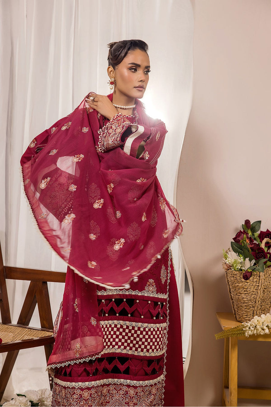 Safwa Ivory Embroidered Lawn Unstitched 3Piece Suit - IVO04