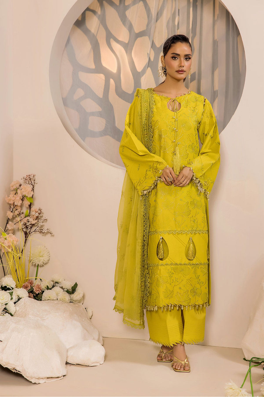 Safwa Ivory Embroidered Lawn Unstitched 3Piece Suit - IVO06