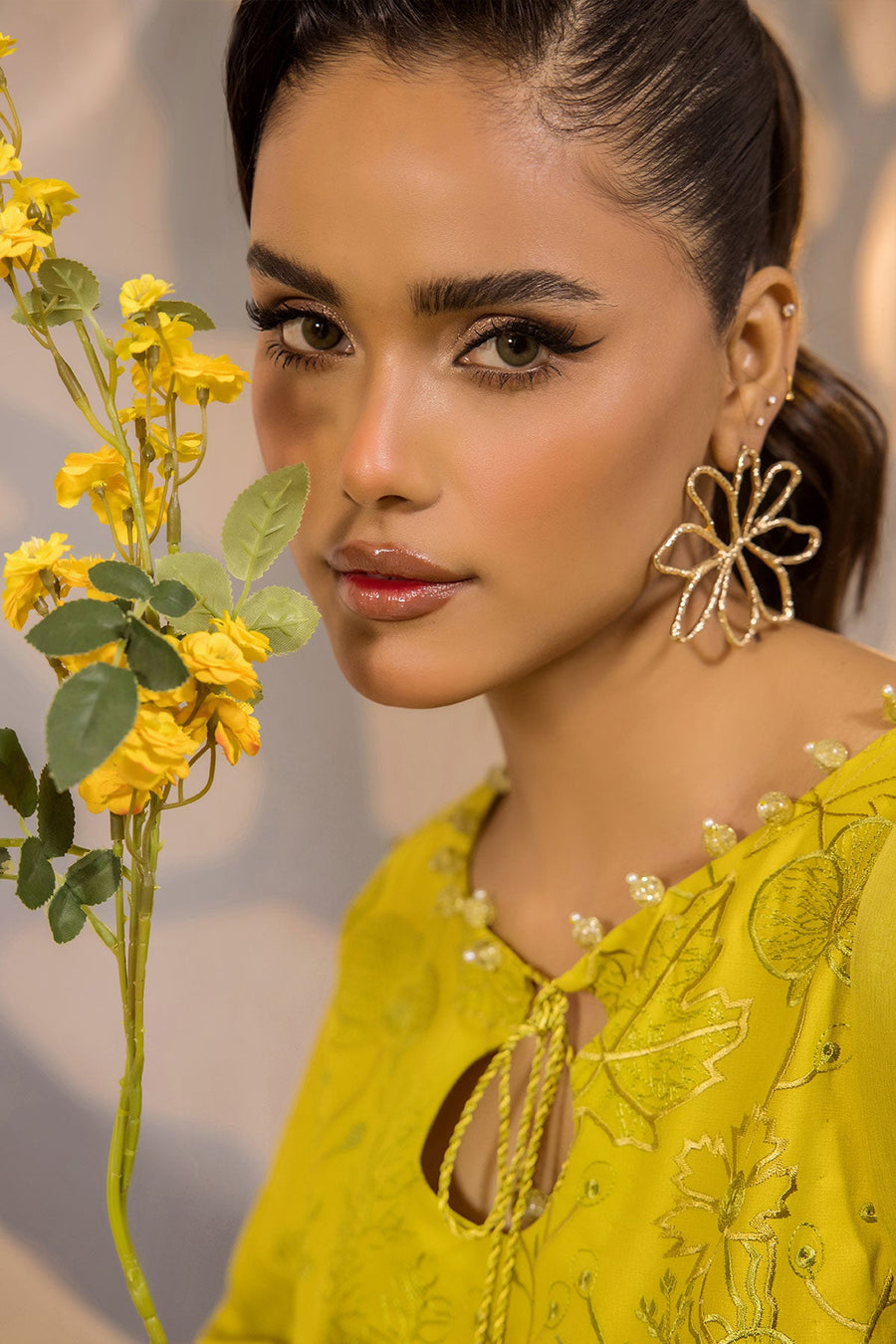 Safwa Ivory Embroidered Lawn Unstitched 3Piece Suit - IVO06