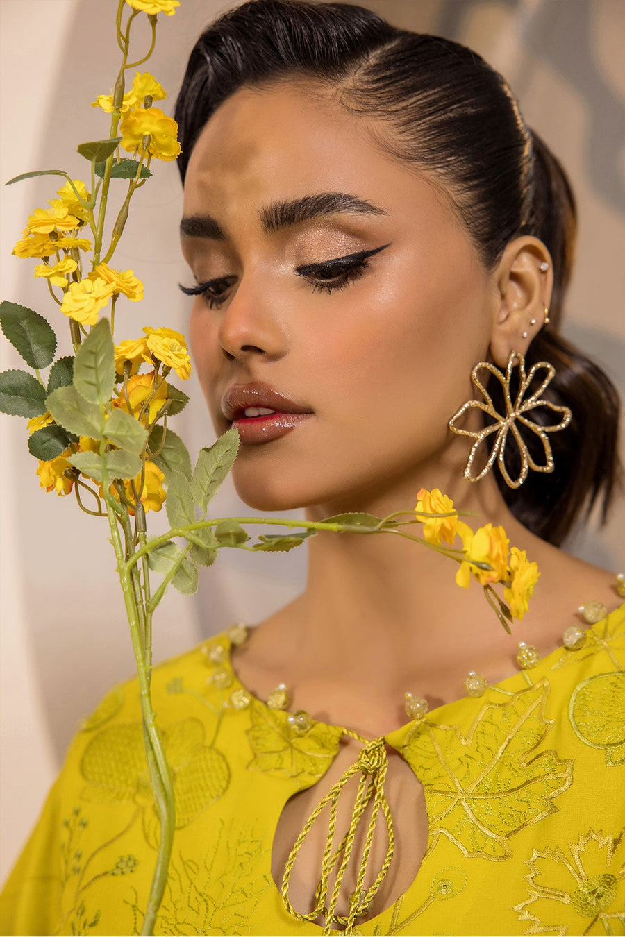 Safwa Ivory Embroidered Lawn Unstitched 3Piece Suit - IVO06