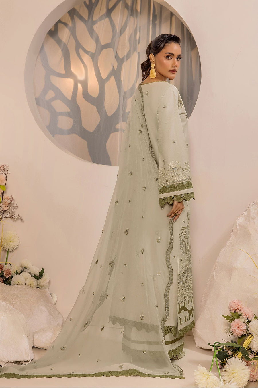 Safwa Ivory Embroidered Lawn Unstitched 3Piece Suit - IVO08