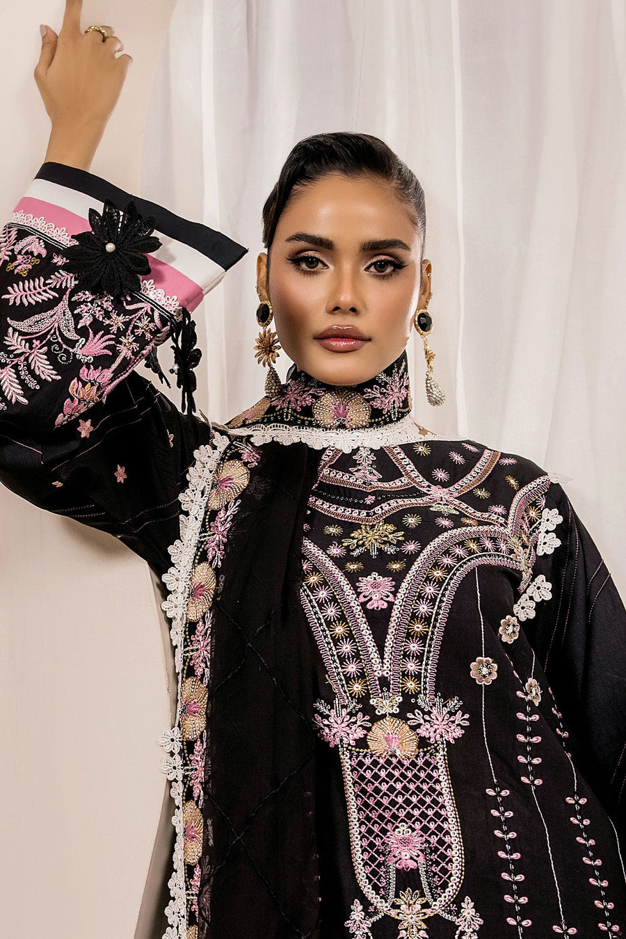 Safwa Ivory Embroidered Lawn Unstitched 3Piece Suit - IVO10