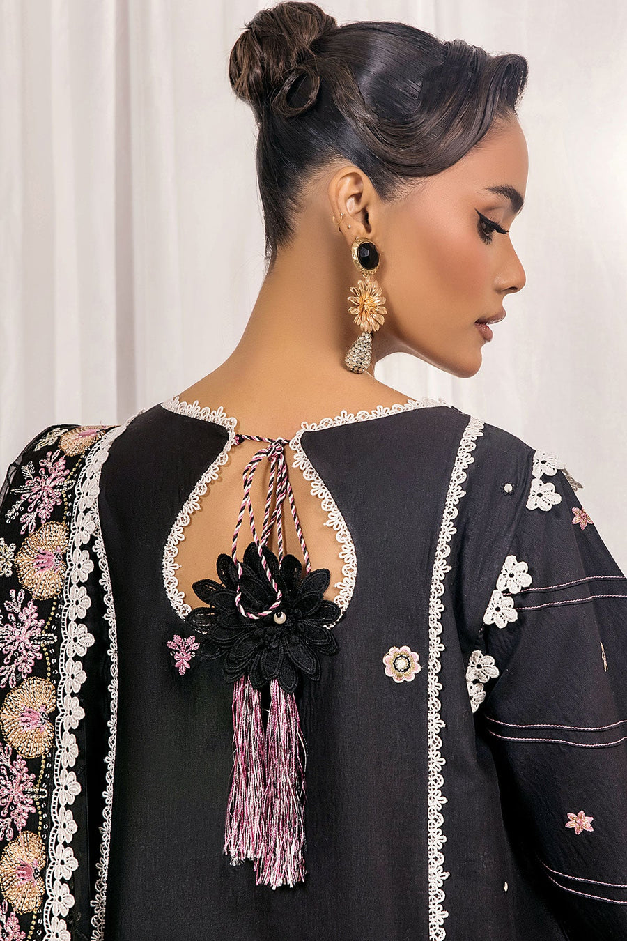 Safwa Ivory Embroidered Lawn Unstitched 3Piece Suit - IVO10