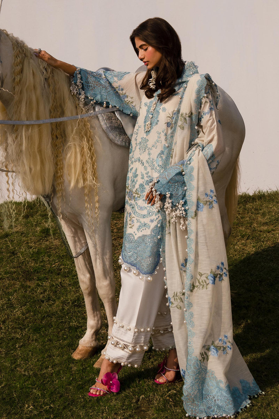 Sana Safinaz Luxury Lawn D-04A-6