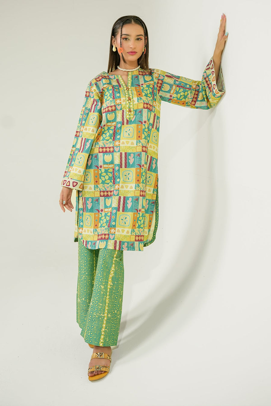 Safwa Printed Lawn Pret 2Pc Suit ( Ready To Wear ) P000893
