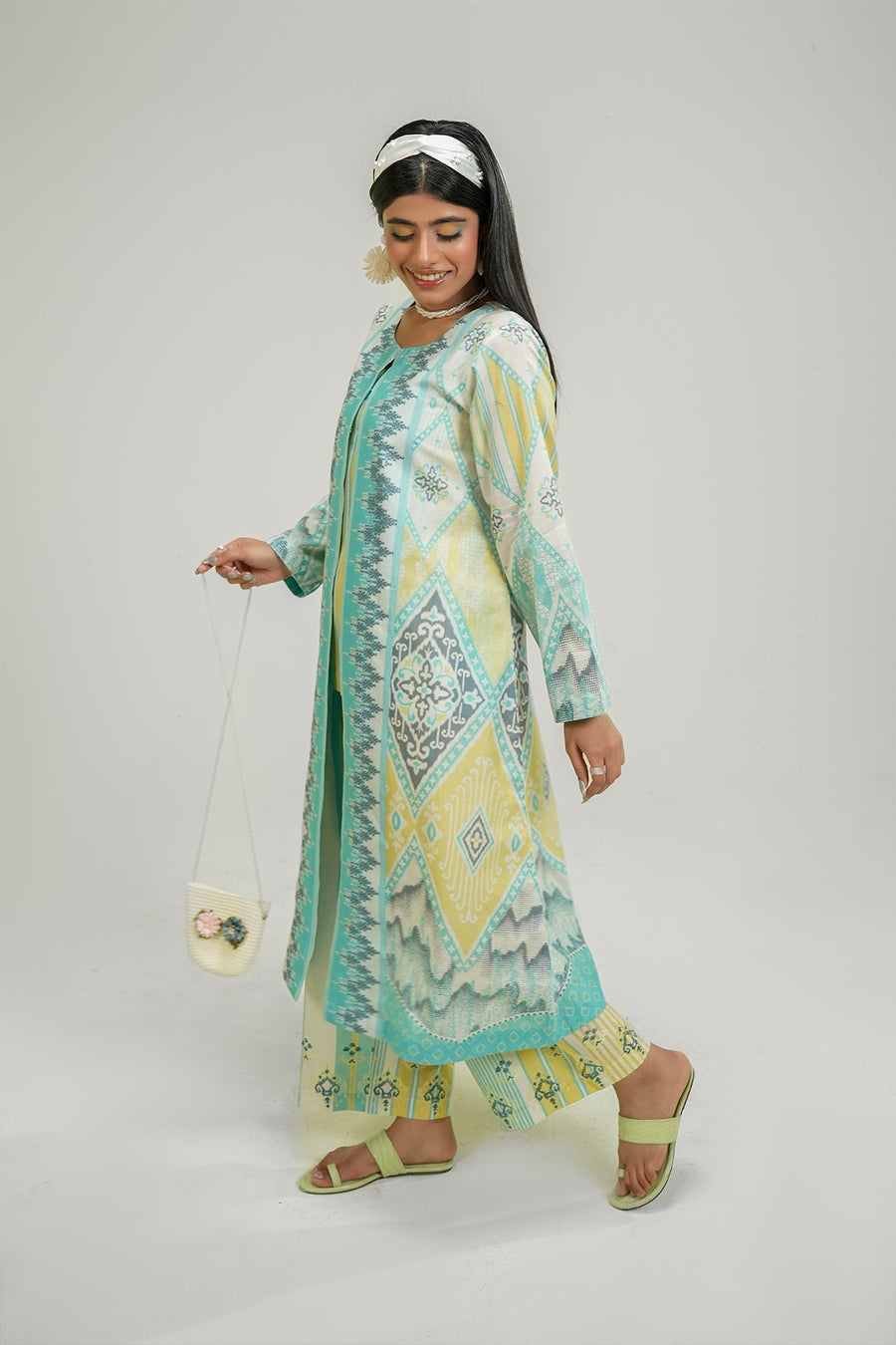 Safwa Printed Lawn Pret 2Pc Suit ( Ready To Wear ) P000895