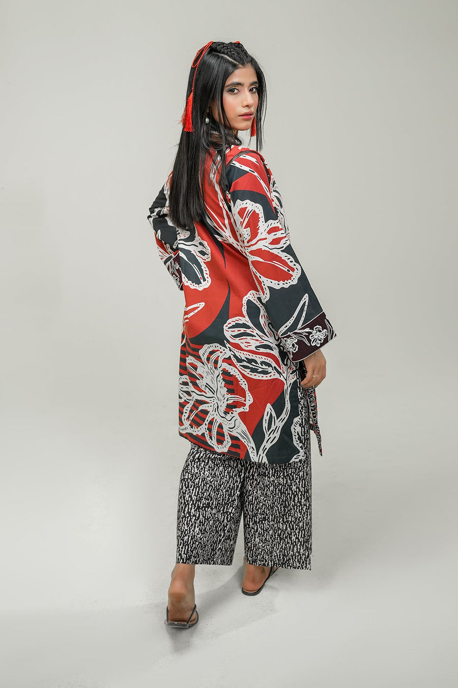 Safwa Printed Lawn Pret 2Pc Suit ( Ready To Wear ) P000896