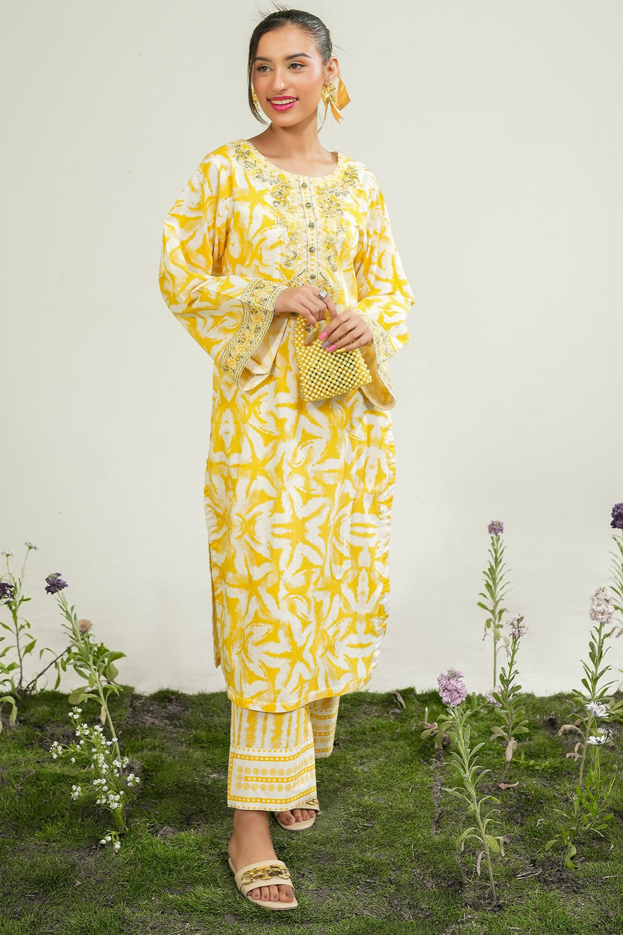 Safwa Embroidered Lawn Pret 2Pc Suit ( Ready To Wear ) P000899