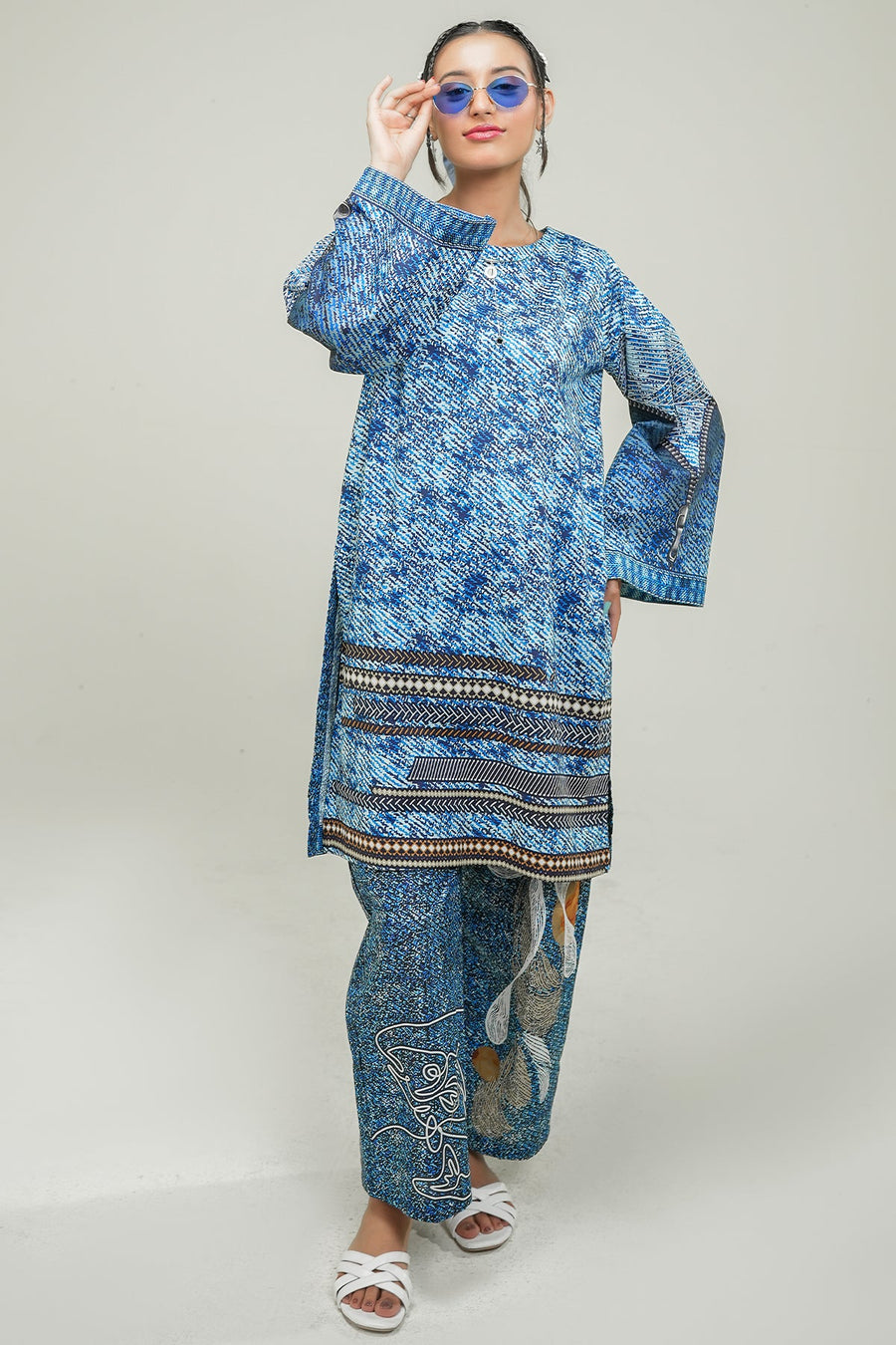 Safwa Printed Lawn Pret 2Pc Suit ( Ready To Wear ) P000905