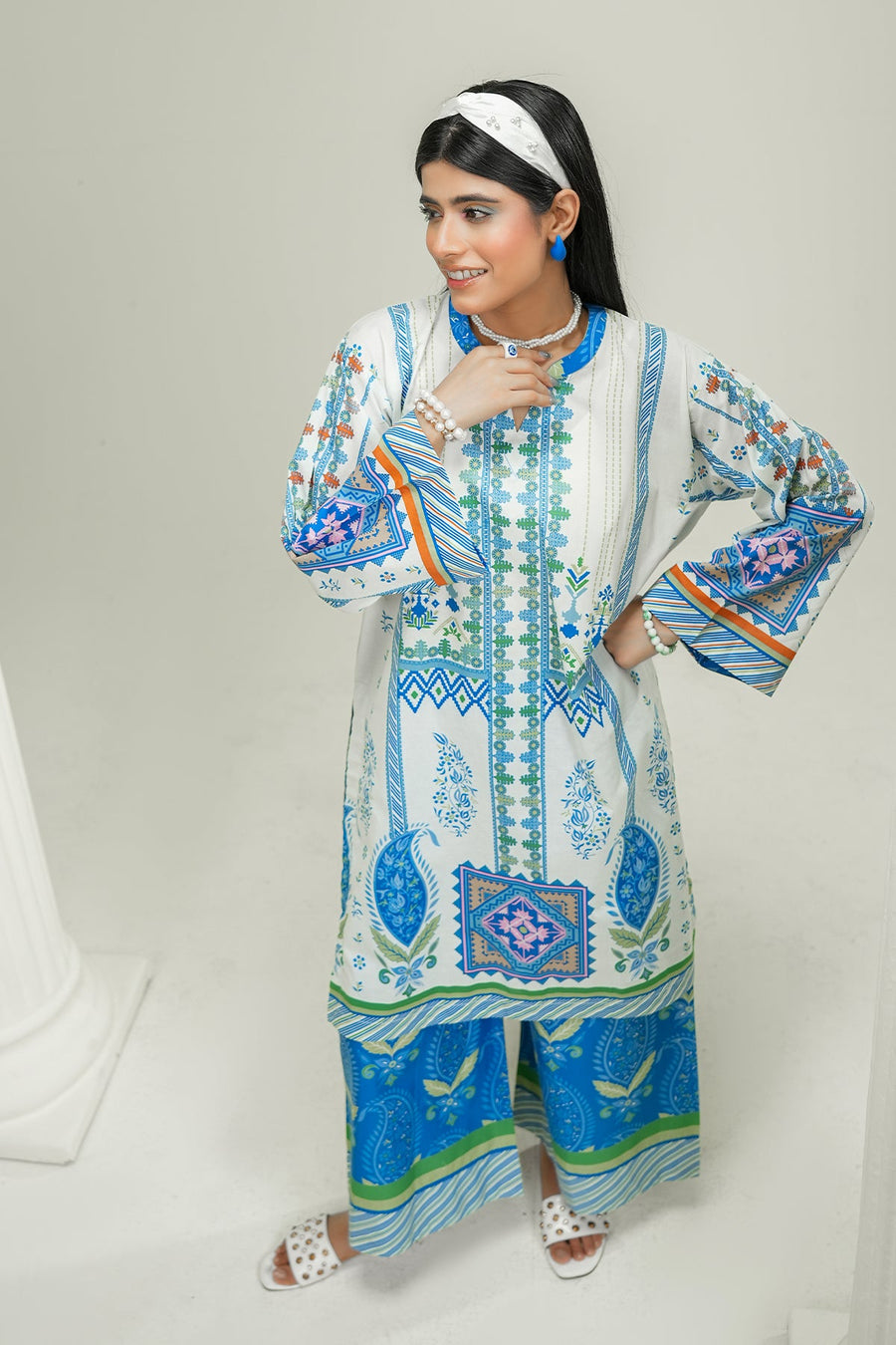Safwa Printed Lawn Pret 2Pc Suit ( Ready To Wear ) P000907