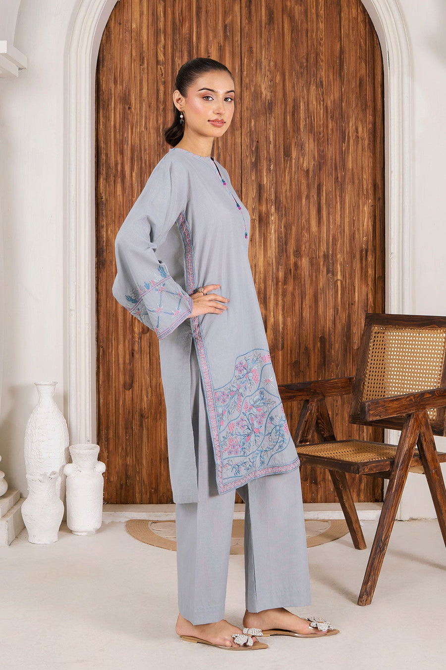 Safwa Embroidered Formal 2PC Ready to Wear Suit - P000934