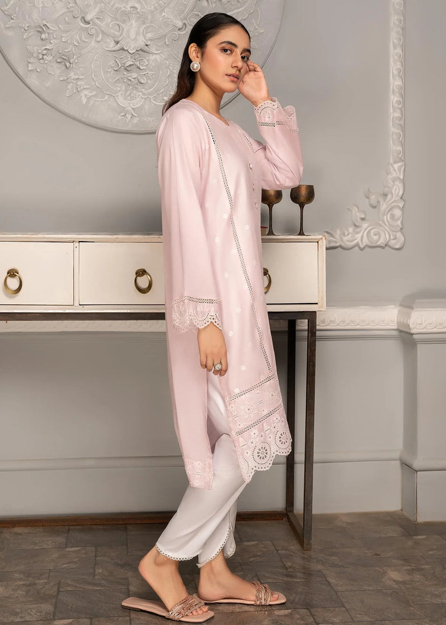 Hester VYJ7404