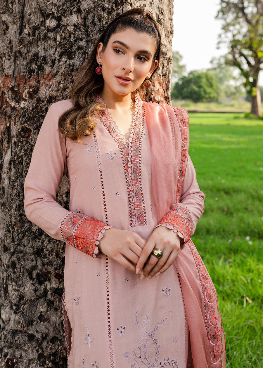 Kaia | Zoya & Fatima